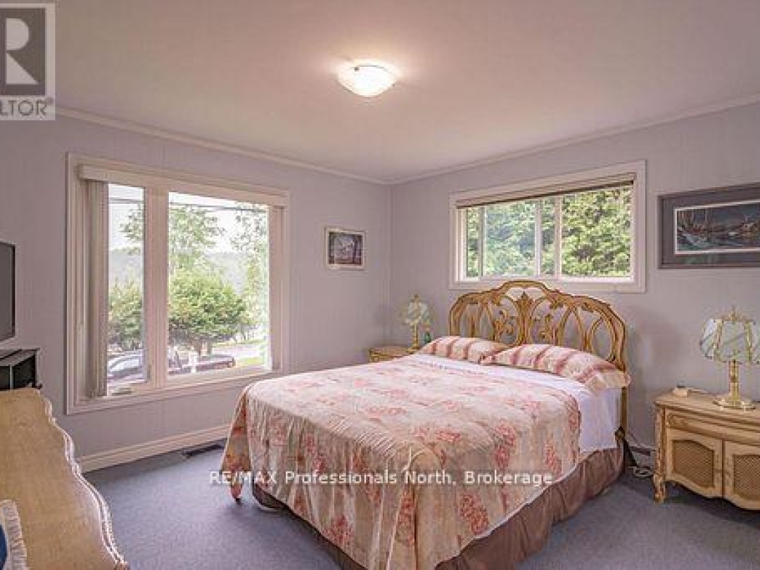 1981 HORSESHOE LAKE ROAD, Horseshoe Lake