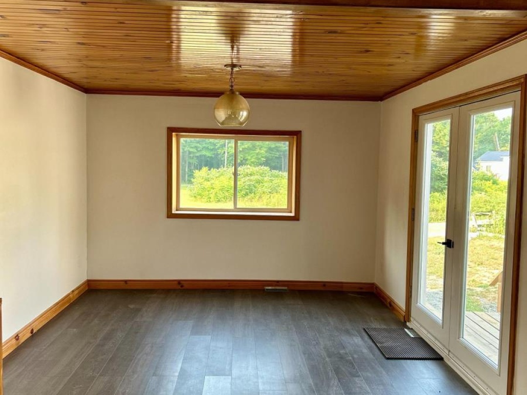 8 - 1701 HIGHWAY 11,