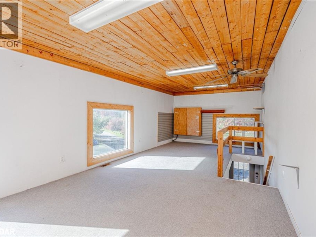 1564 HONEY HARBOUR ROAD, 