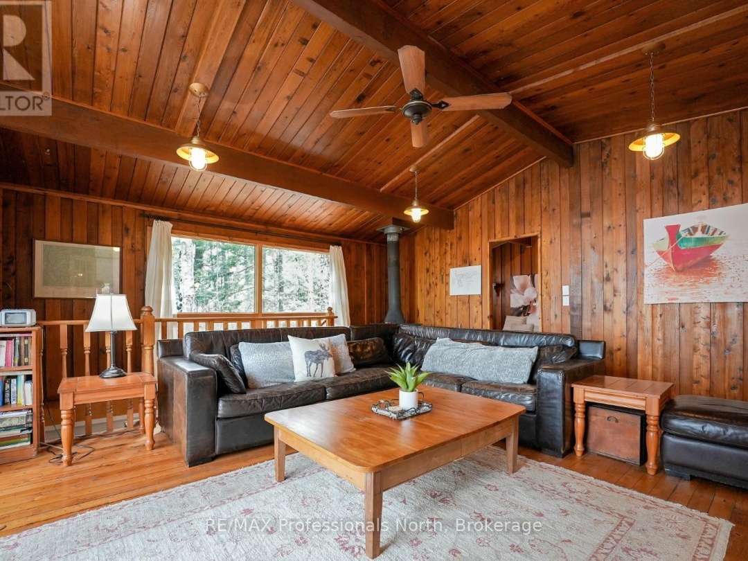 2787 Watts Road, Kennisis Lake