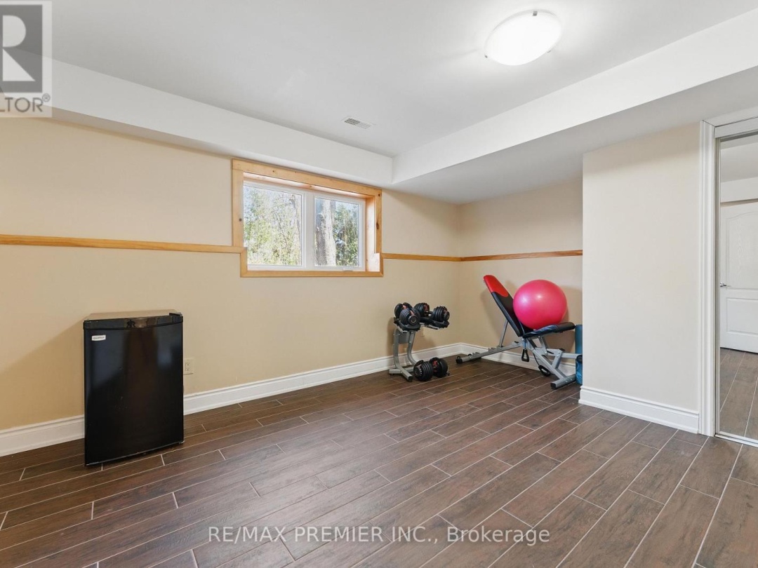 2441 Lakeshore Drive, Lake Simcoe