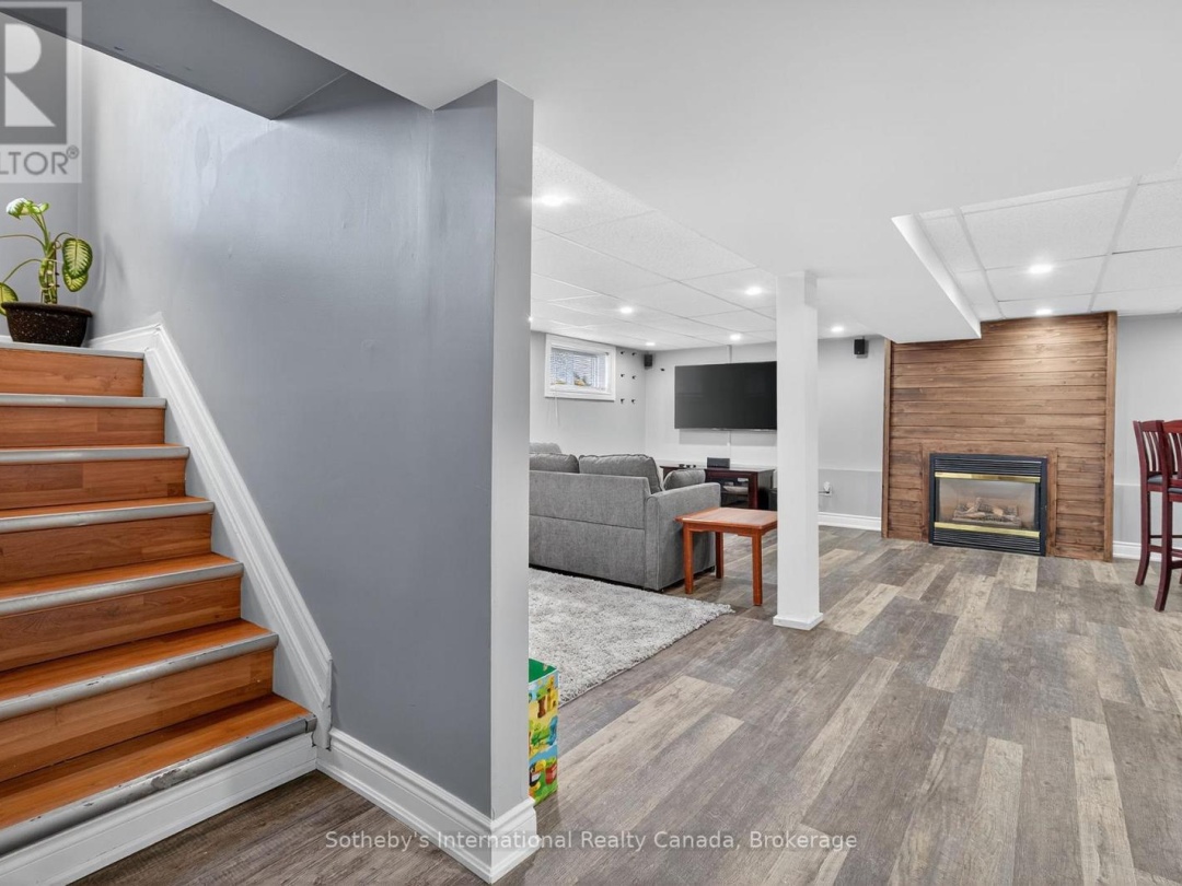 20 COMMUNITY CENTRE DRIVE, 