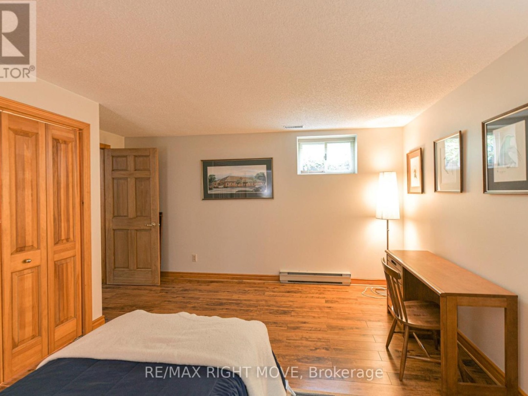 1892 CARRIAGE COURT, 