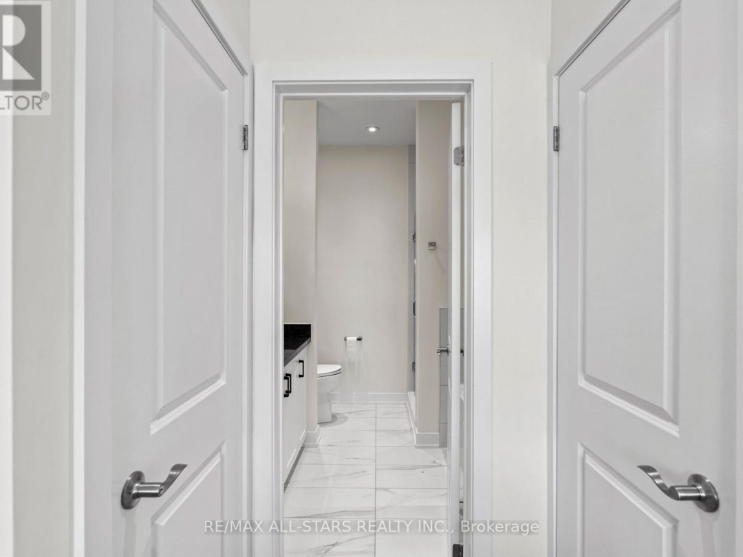 31 1869 Muskoka Road 118, 