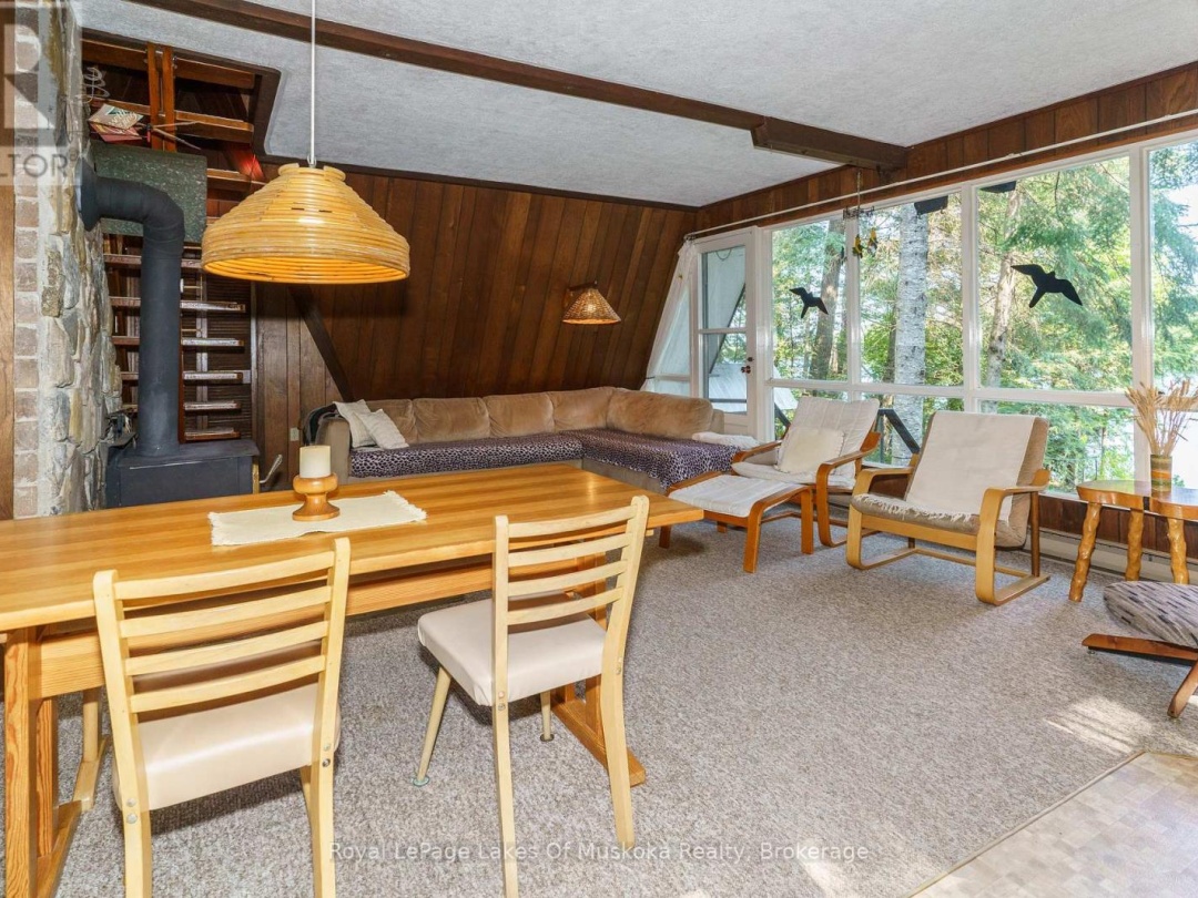 1363 West Oxbow Lake Road, Oxbow Lake
