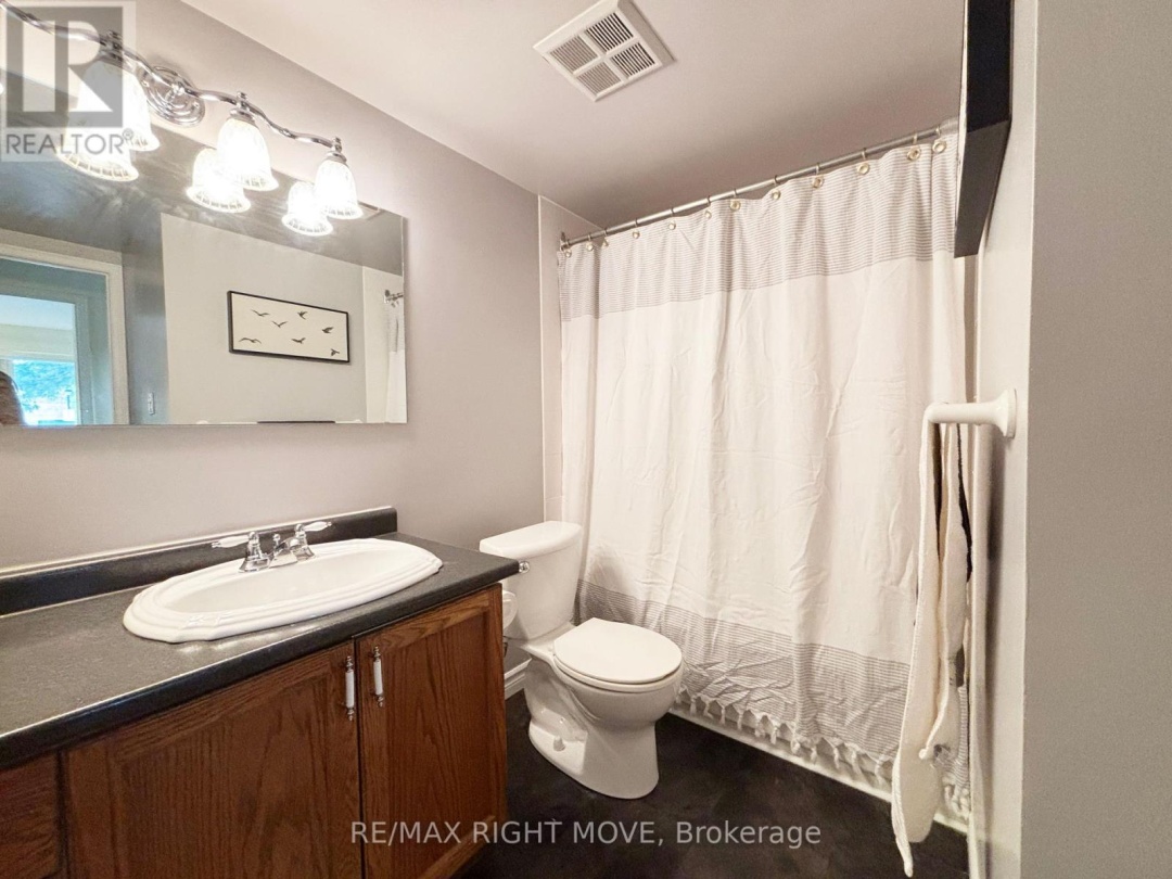 103 54 Fittons Road W, Orillia
