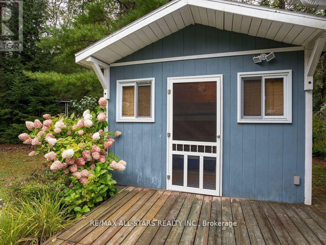 1086 Cameron Lane, Little Cameron Lake