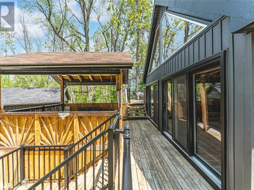 49 HEMLOCK DR, 