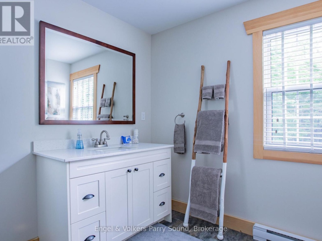 6 HARMONY LANE, 