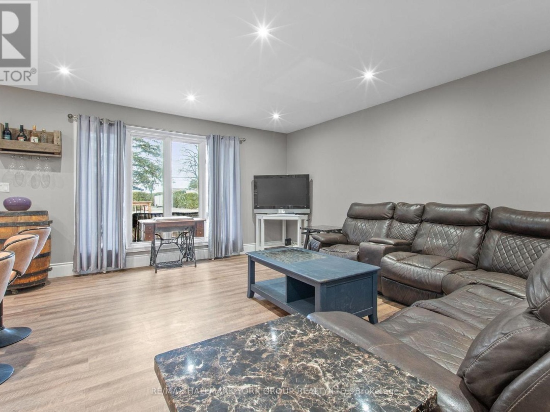 24115 Thorah Park Boulevard, Lake Simcoe