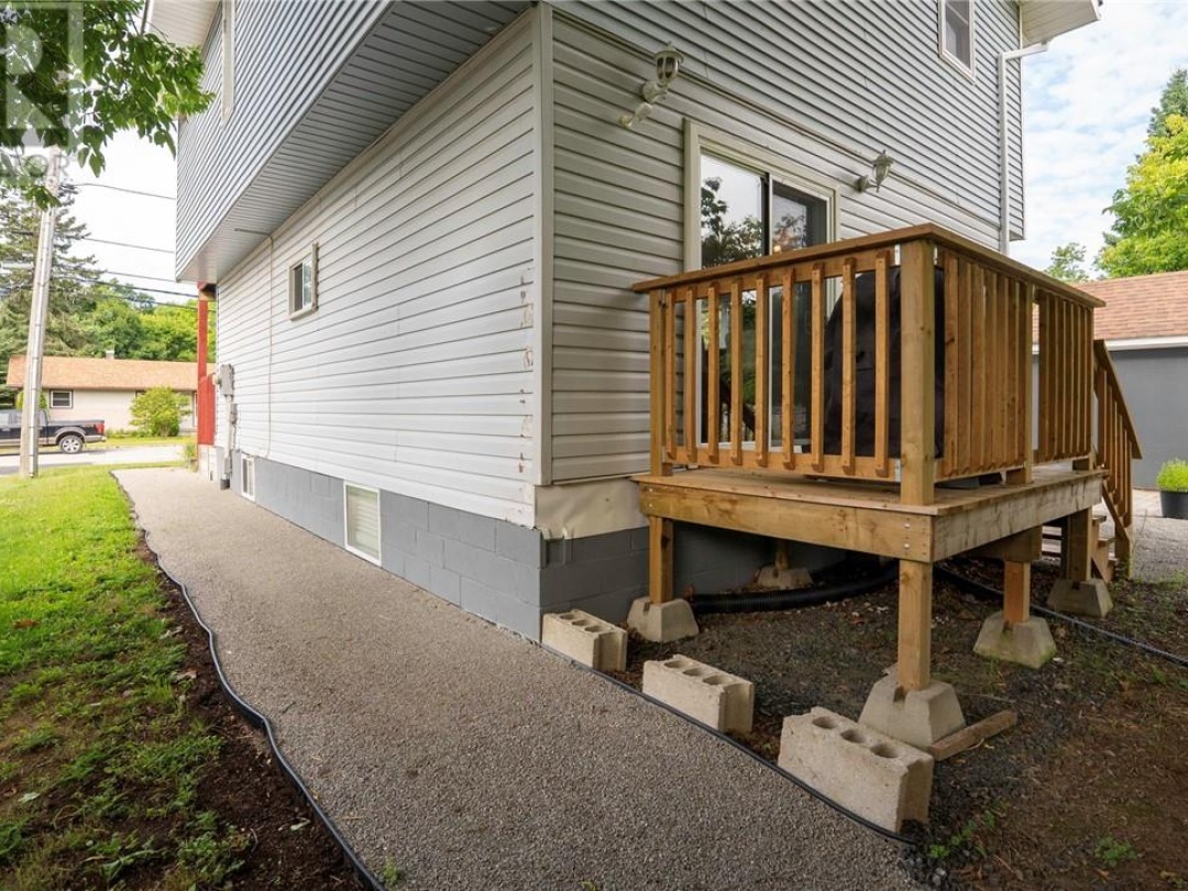 5 Hillcrest Avenue, 