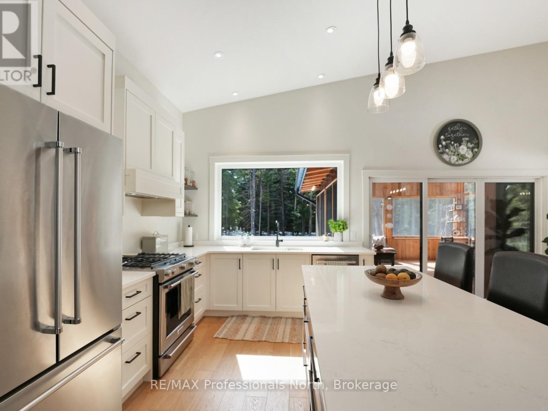 1086 STOTHART CREEK ROAD, 