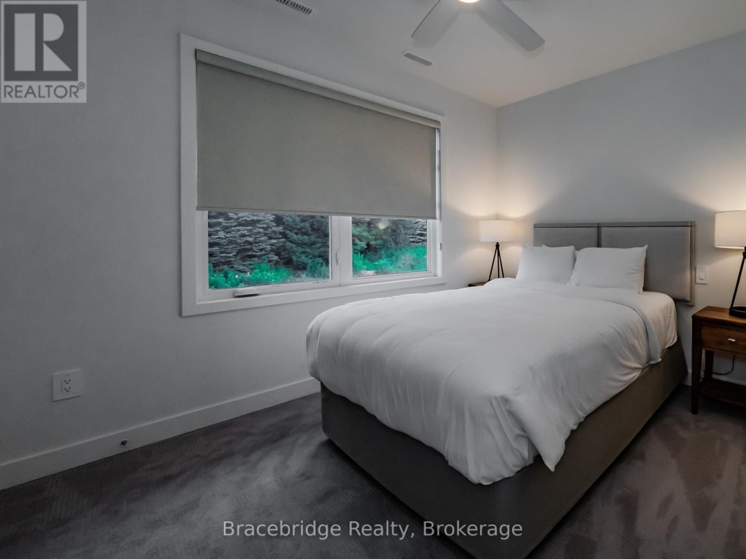 Bhv B203 1869 Muskoka Rd 118 Highway W, 