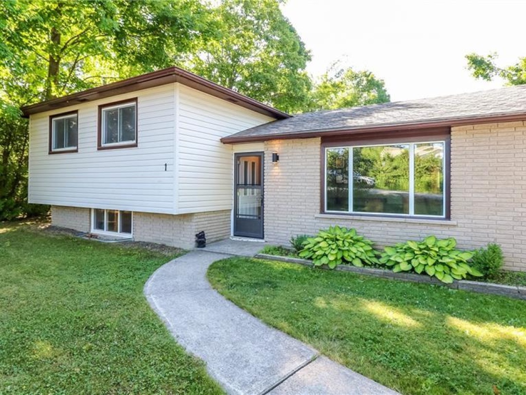 1 LAKEVIEW Drive, 