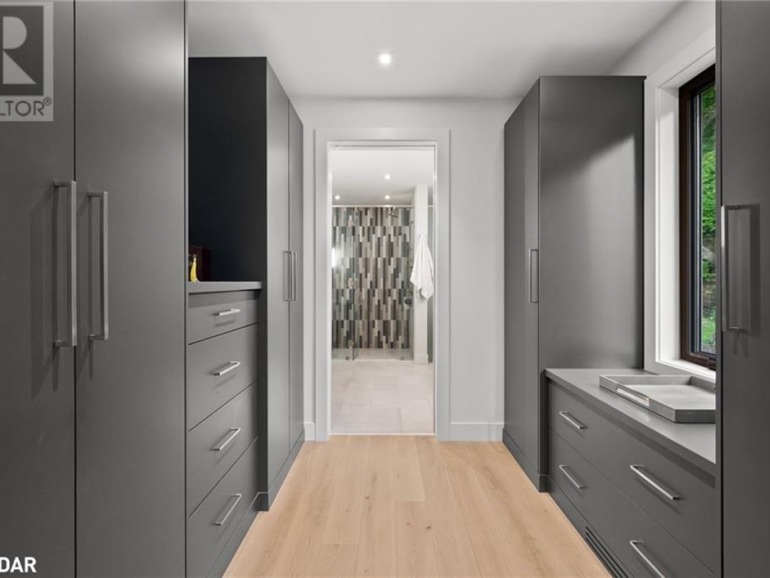 124 CLAREN CRESCENT Crescent, 