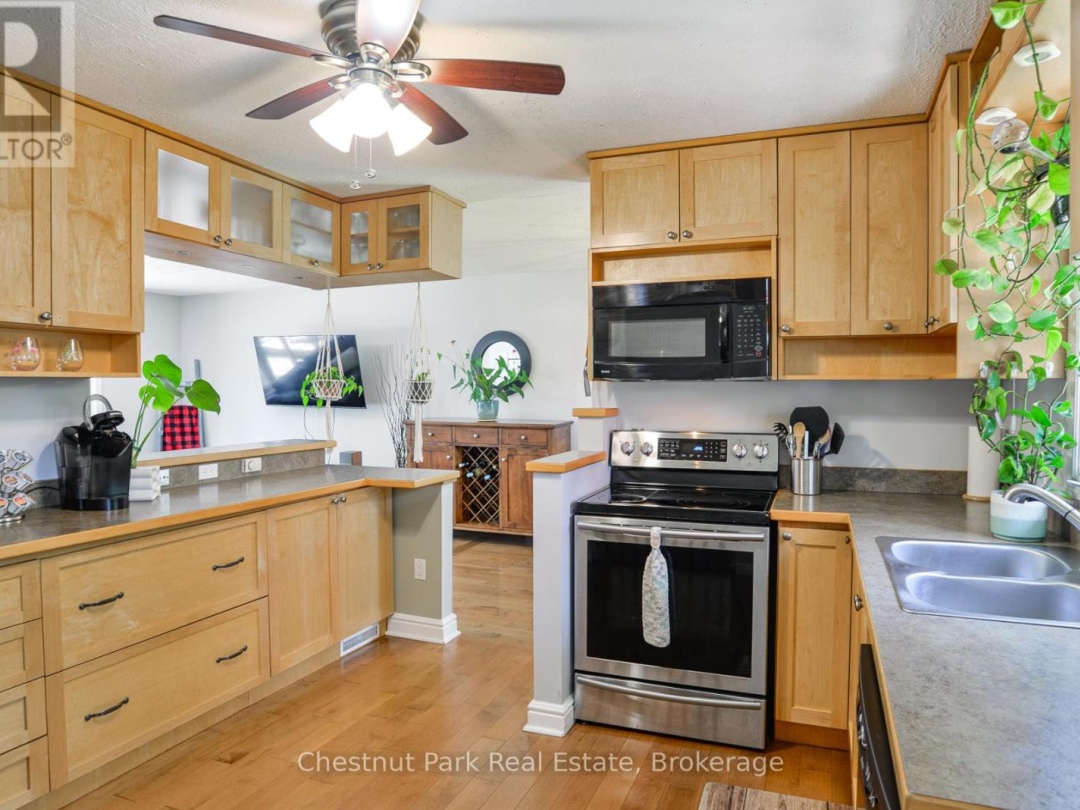4 PINEWOOD DRIVE, 