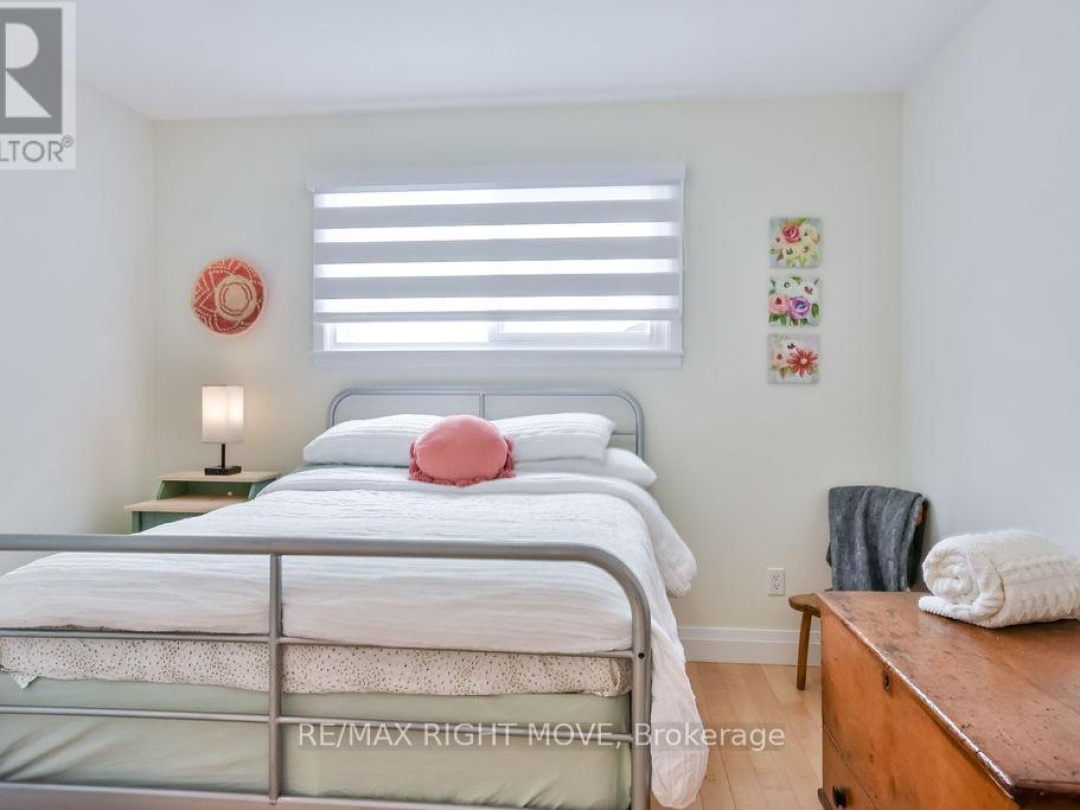 668 BROADVIEW AVENUE, 