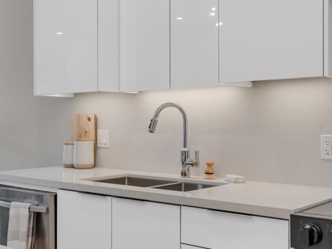 204 - 32 BRUNEL ROAD, 