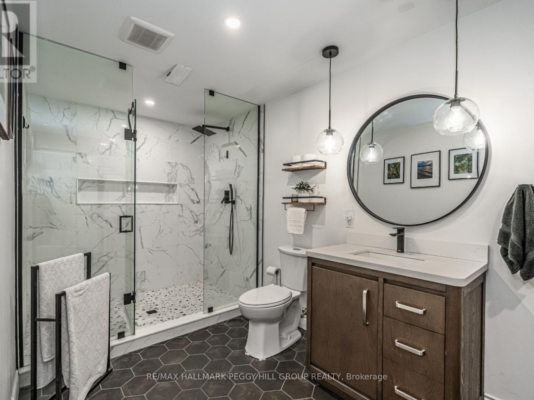 285 WARMINSTER SIDEROAD, 