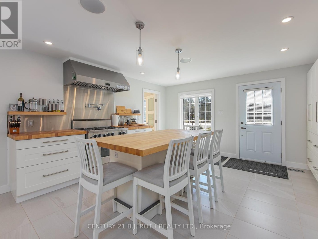 1572 Laughlin Falls Road, Severn