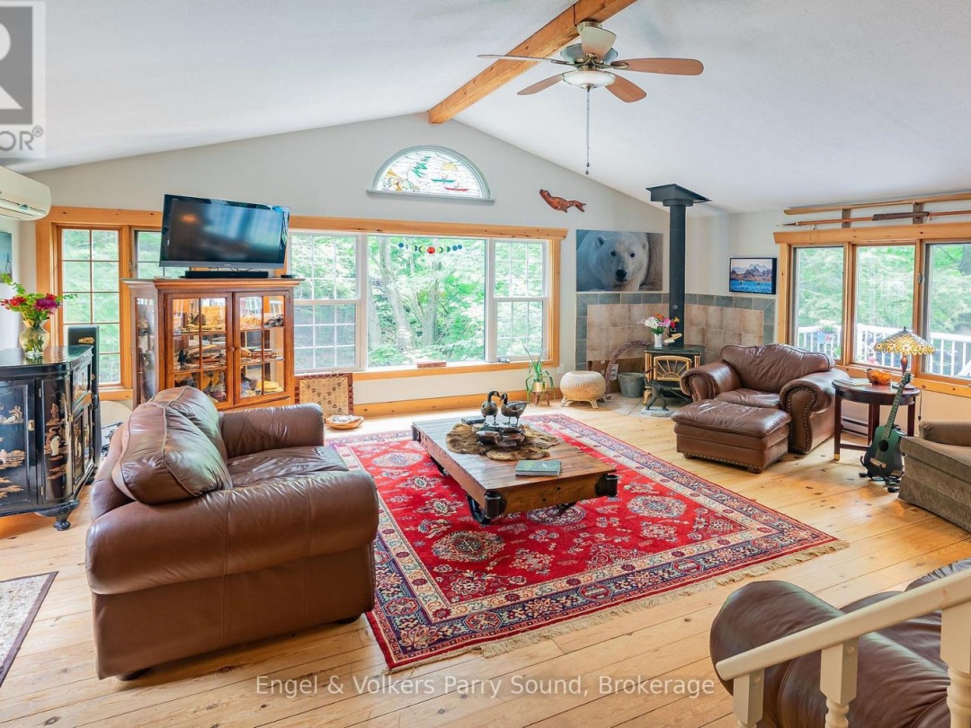6 HARMONY LANE, 