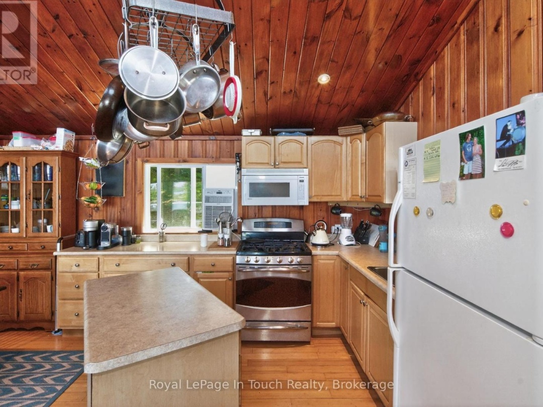 4 IS 270 GEORGIAN BAY ISLAND, 