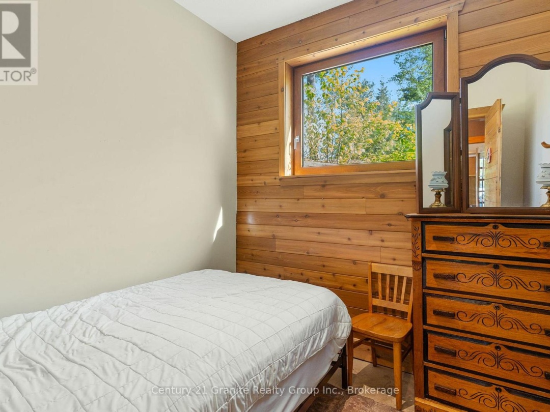 1226 TRAPLINE TRAIL, Bat Lake