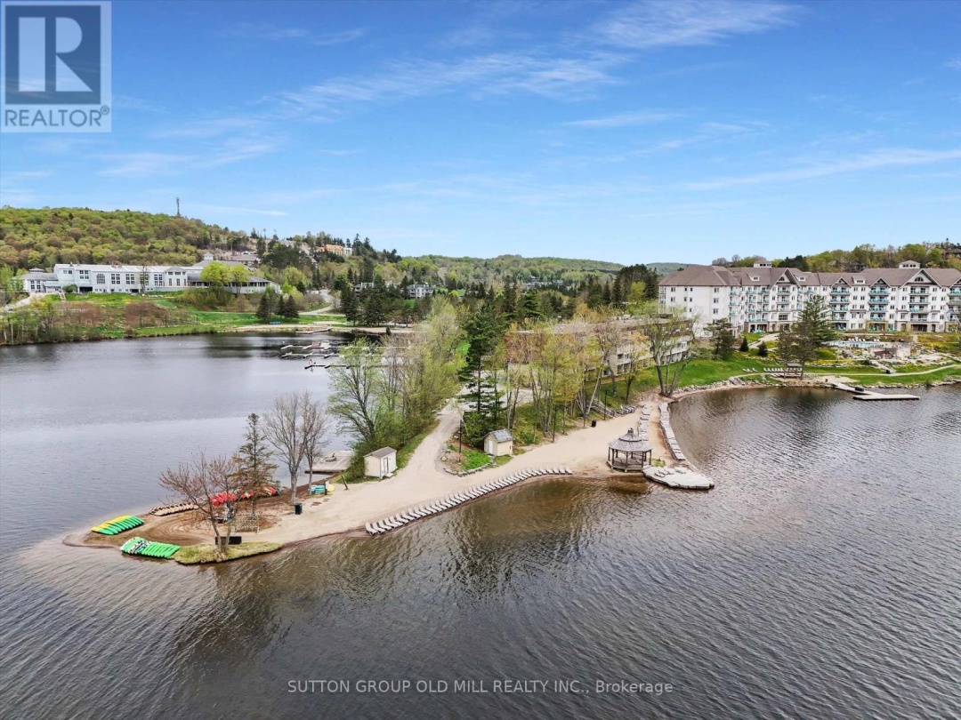 203 26 Deerhurst Drive, Peninsula Lake