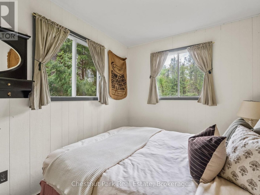 1 & 2 1230 Miriam Drive, Black Lake