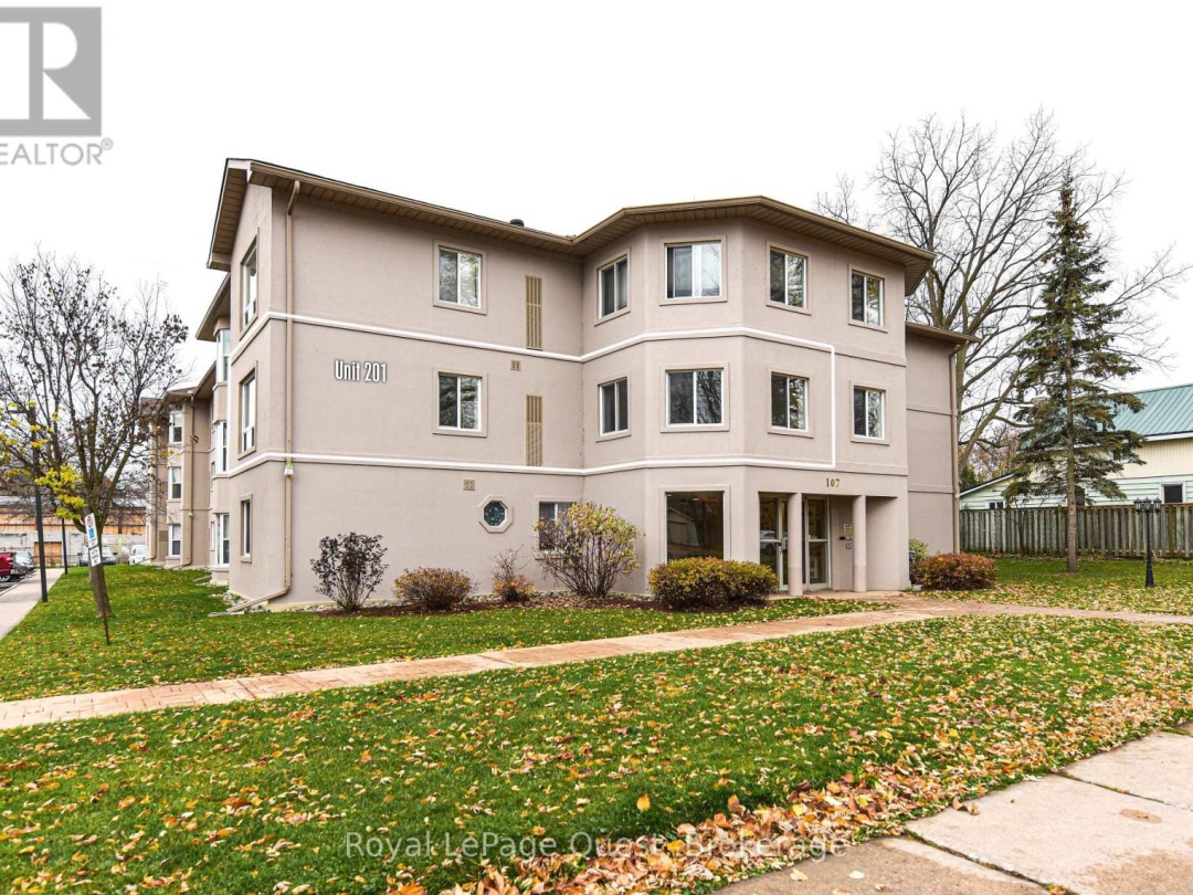 201 107 Bond Street, Orillia