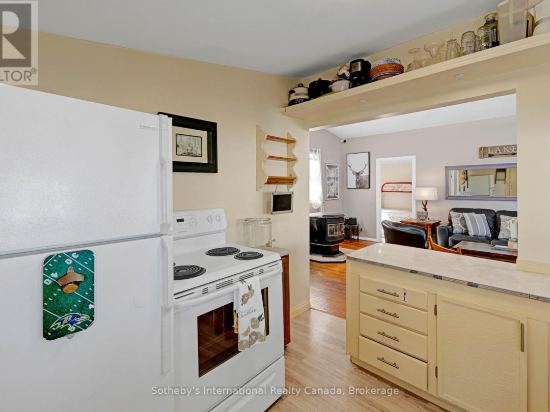 1028 Hillcrest Lane, Halls Lake