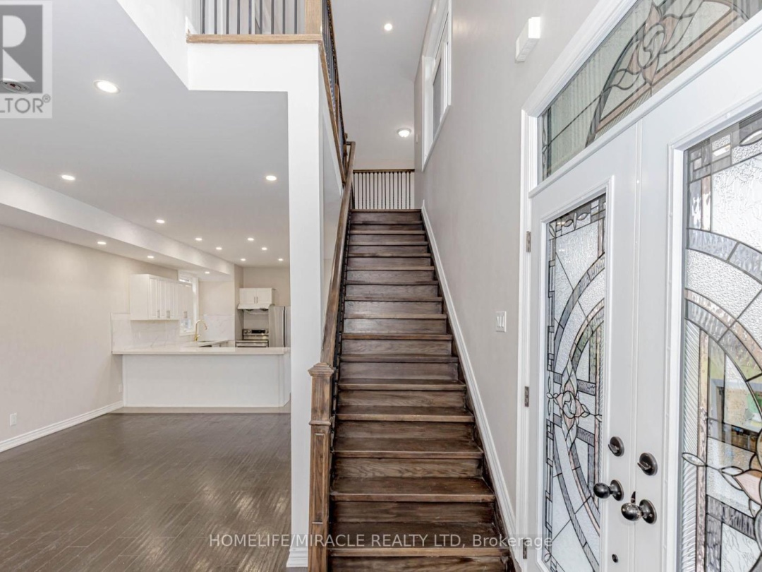 637 SIMCOE STREET, 