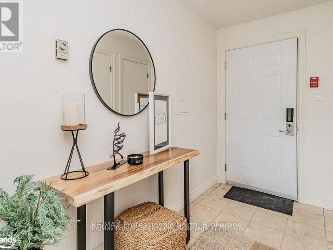 105 33 Deerhurst Greens Drive, Peninsula Lake