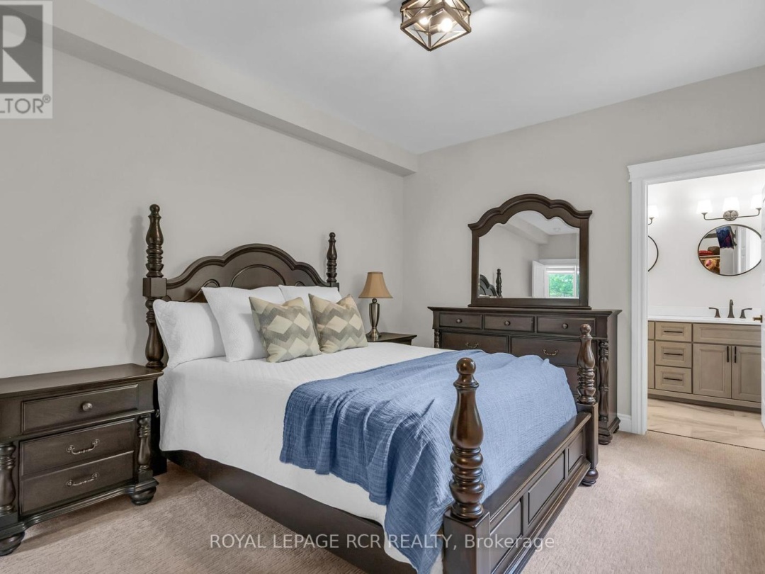 2360 HONEY HARBOUR ROAD, 