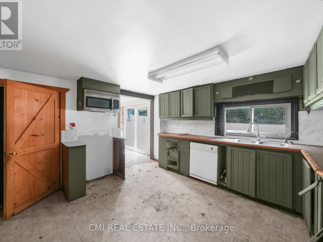 1093 SOUTH LAKE ROAD, 