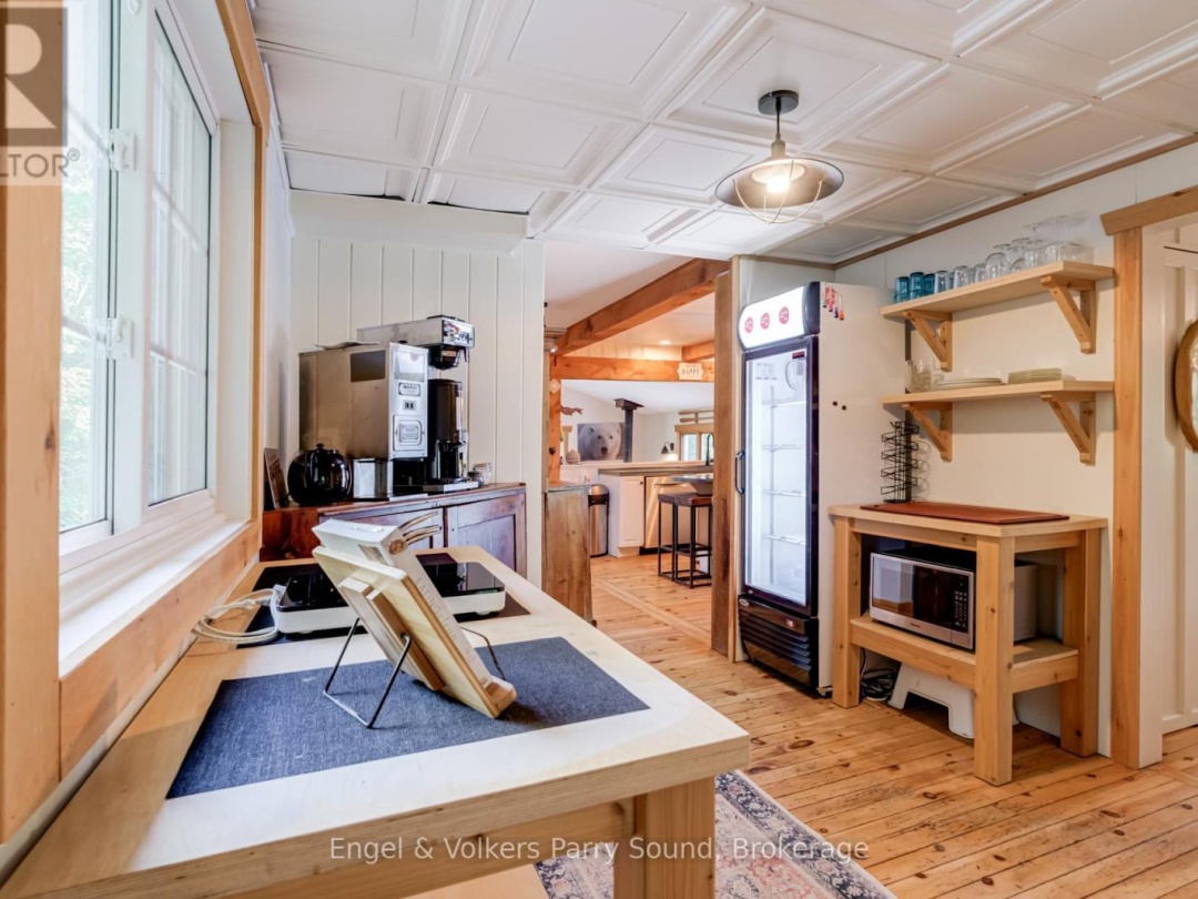 6 HARMONY LANE, 