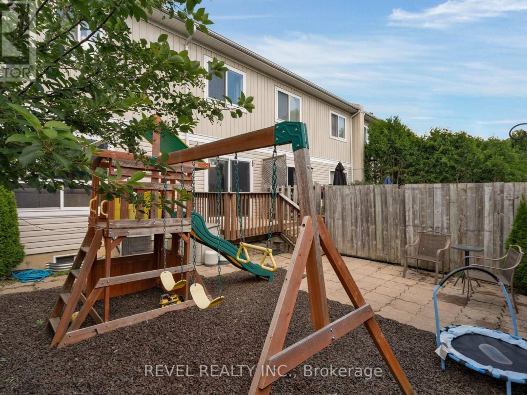 36 800 West Ridge Boulevard, Orillia
