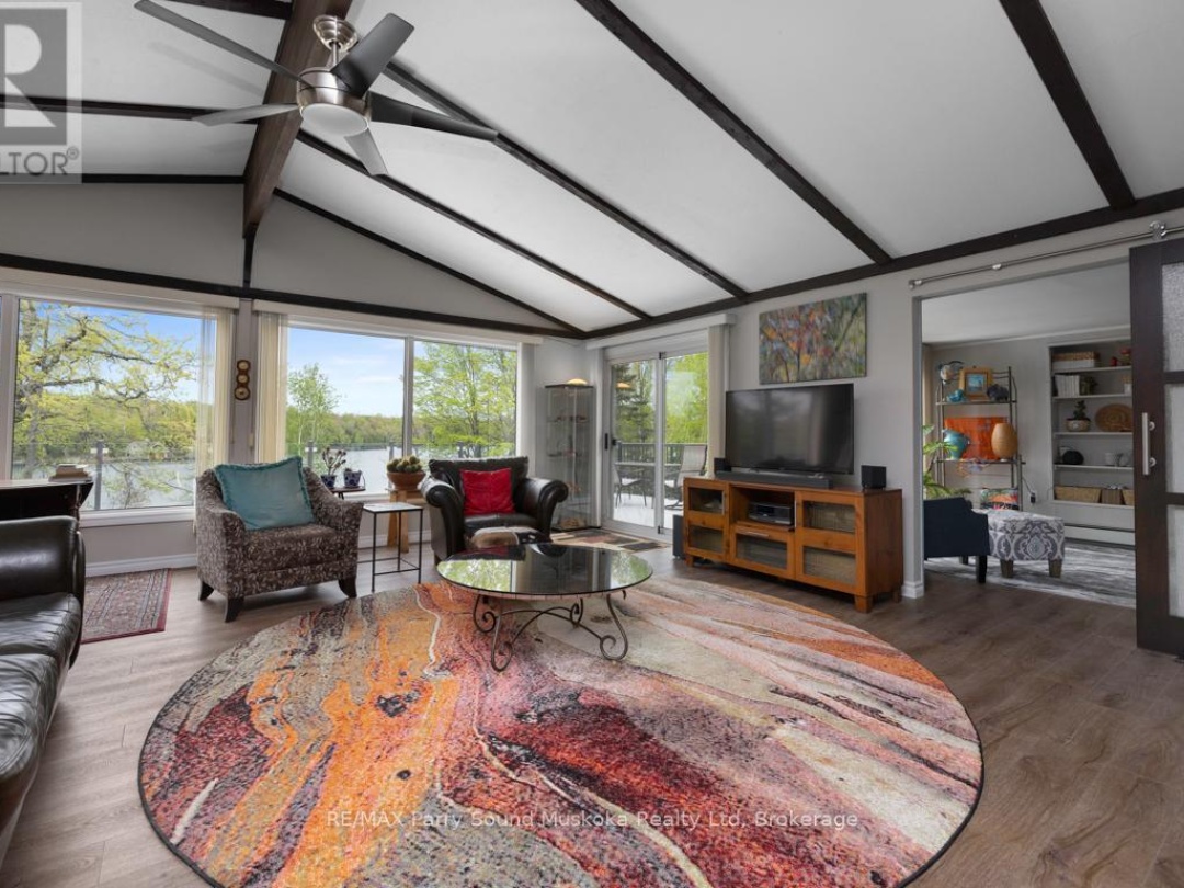 28 Lakeside Drive, Manitouwabing Lake