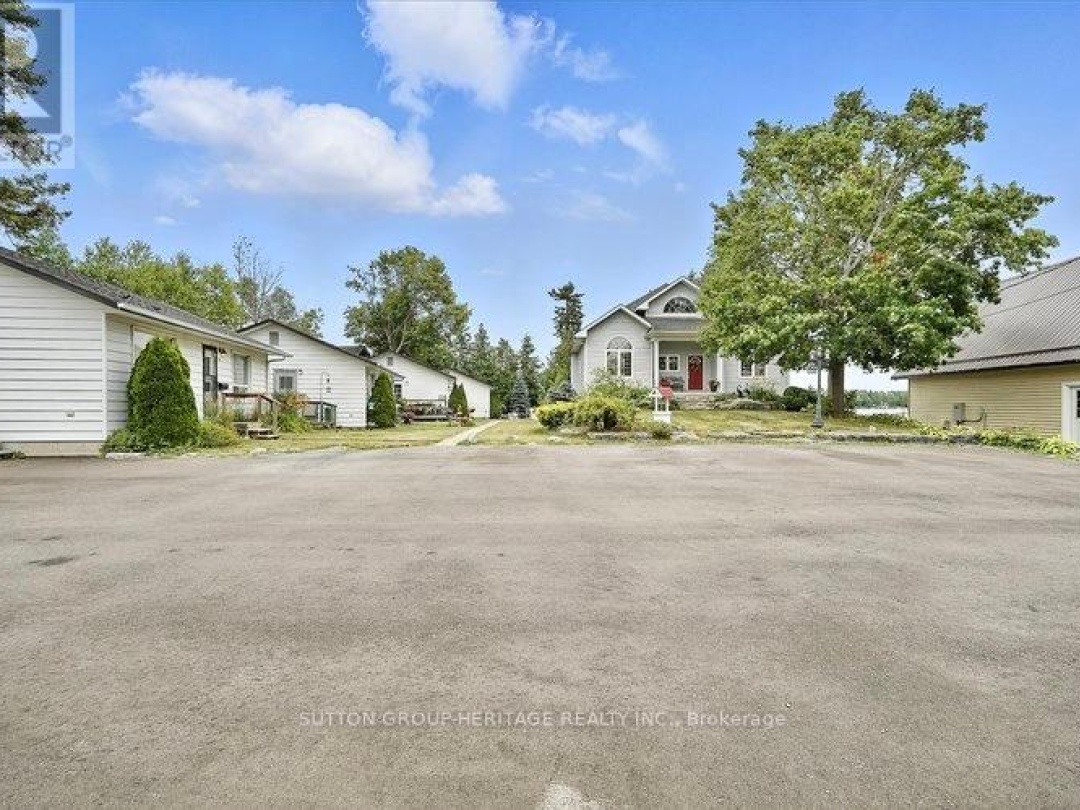 400 FRONT STREET W, 