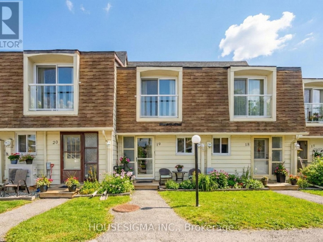 19 - 4 PARADISE BOULEVARD, 