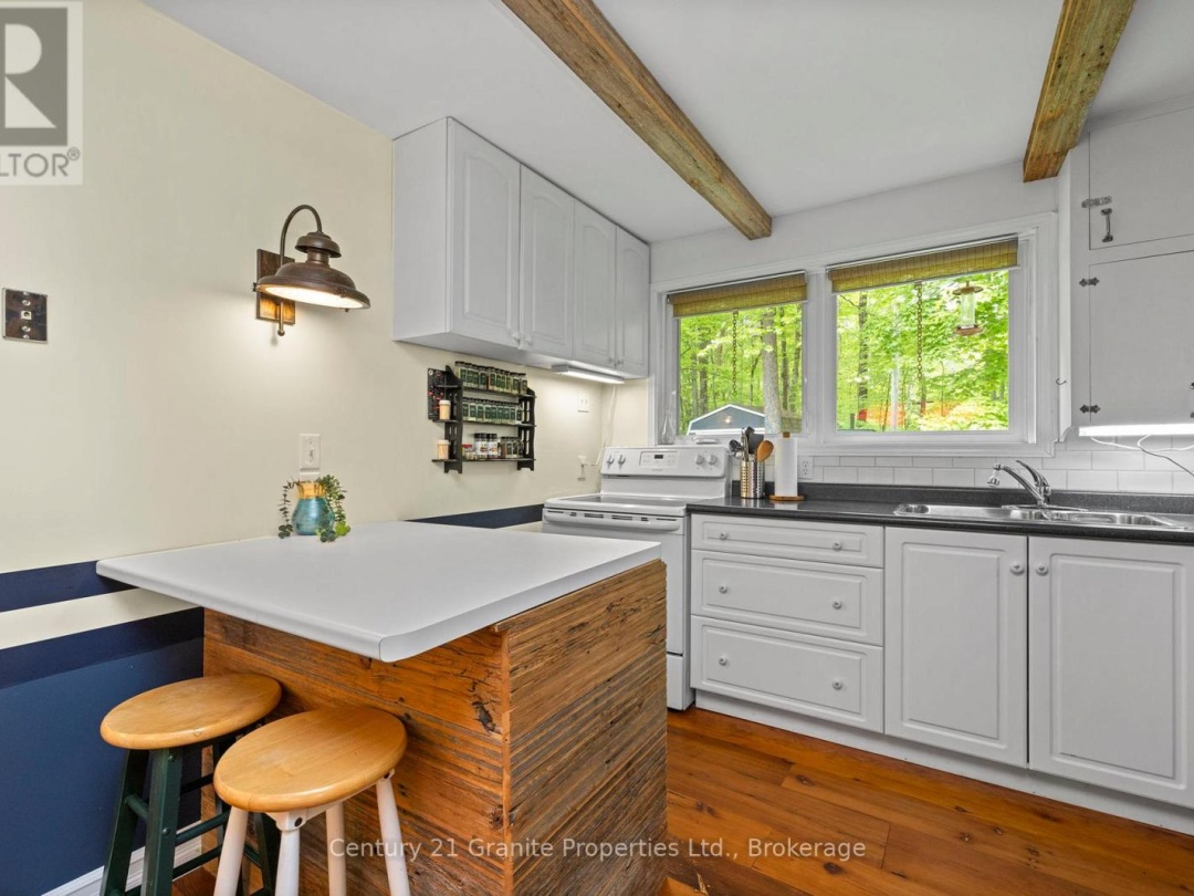 131 Downes Road, Horseshoe Lake