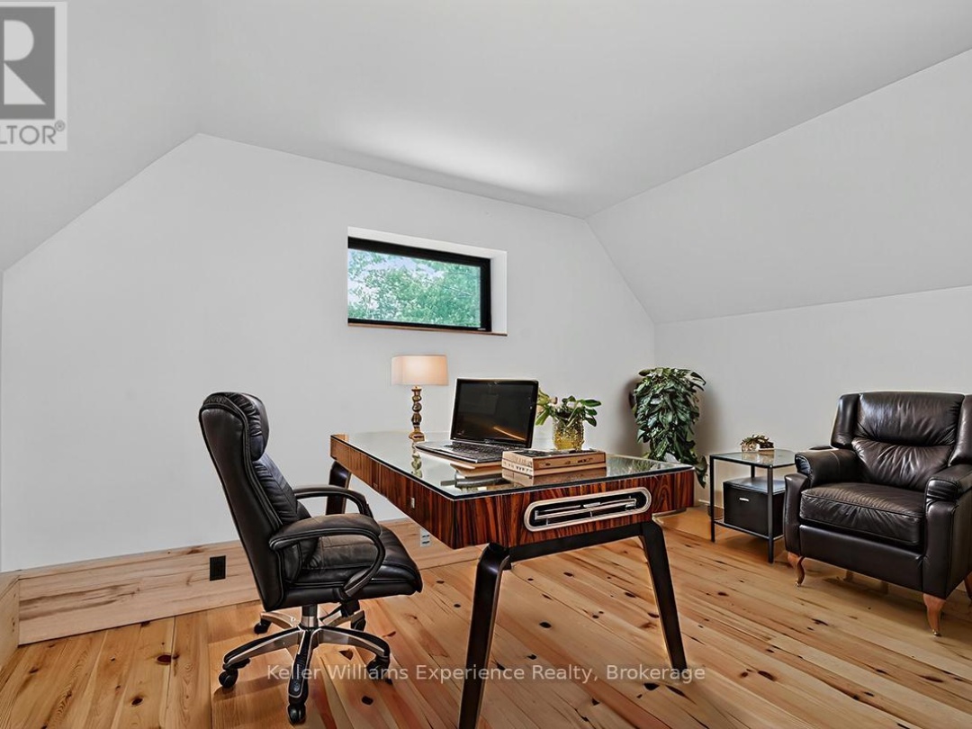 753 HONEY HARBOUR ROAD, 