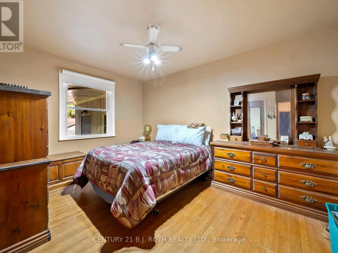392 BAYVIEW PARKWAY, 