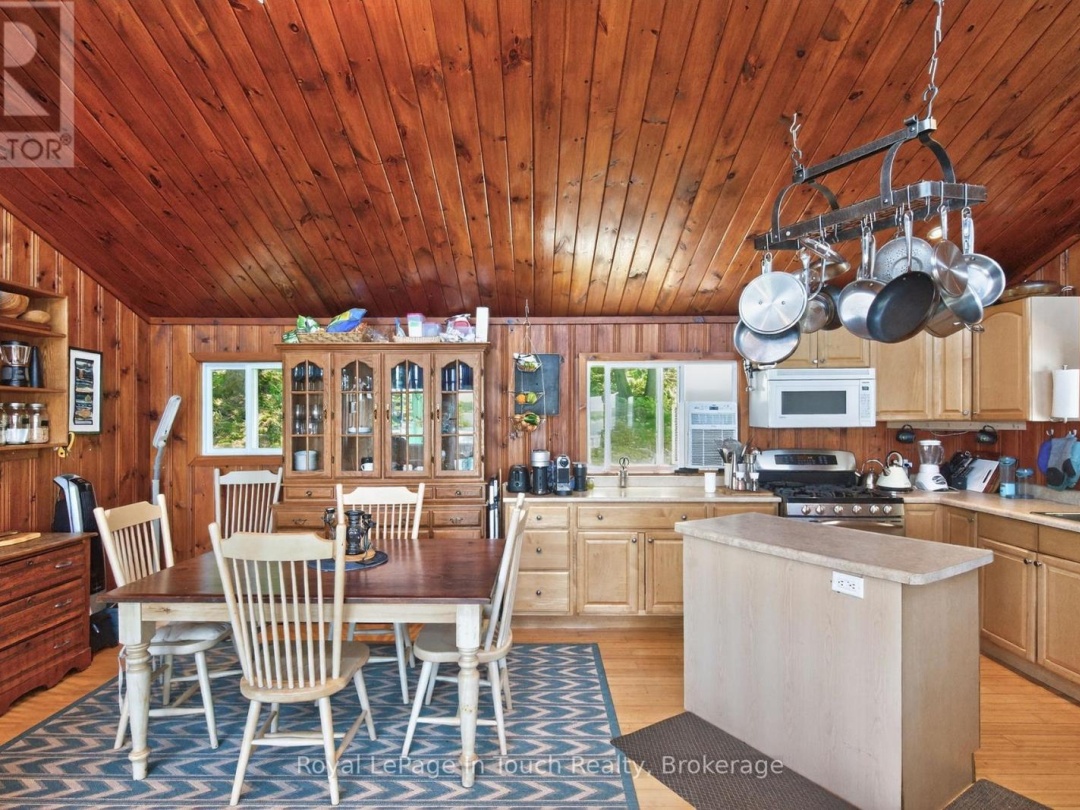 4 IS 270 SIX MILE LAKE ISLAND, 