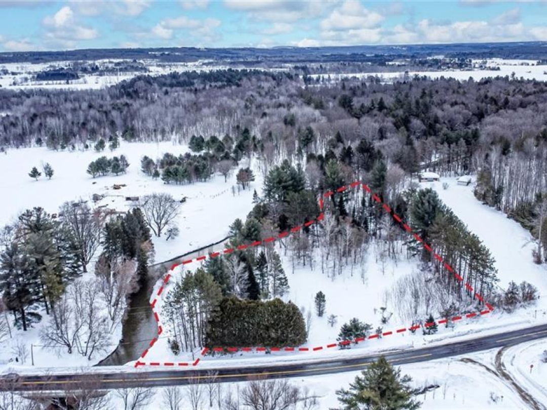 699 Moonstone Road E, Coldwater River