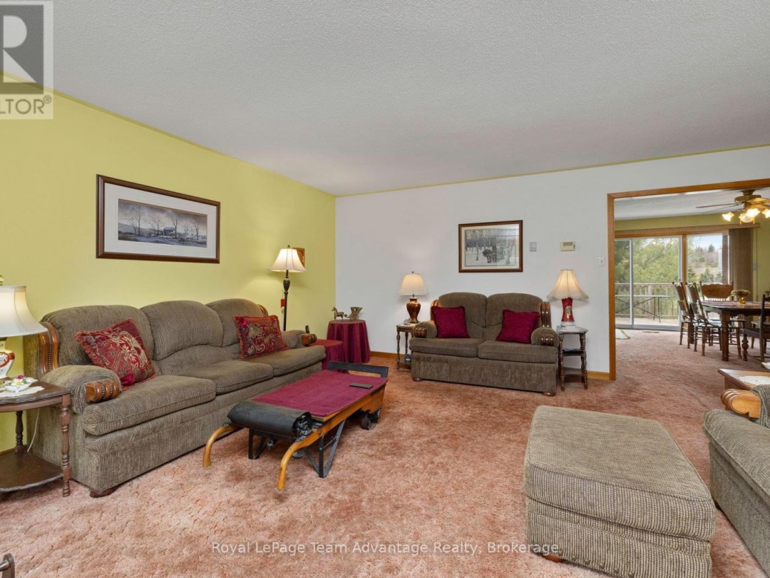142 Broadbent Road, Manitouwabing Lake