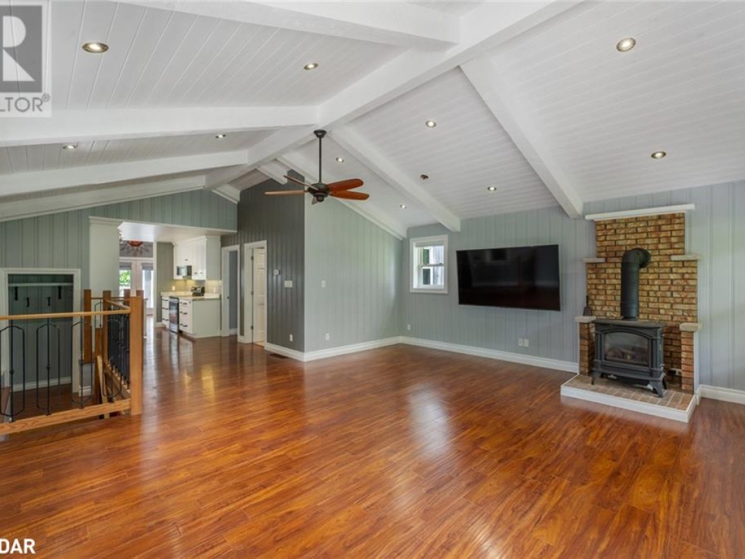 201 Avery Point Road, Dalrymple Lake