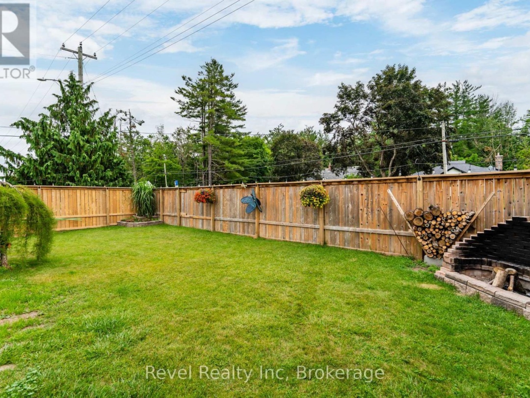 10 JAMIESON CRESCENT, 