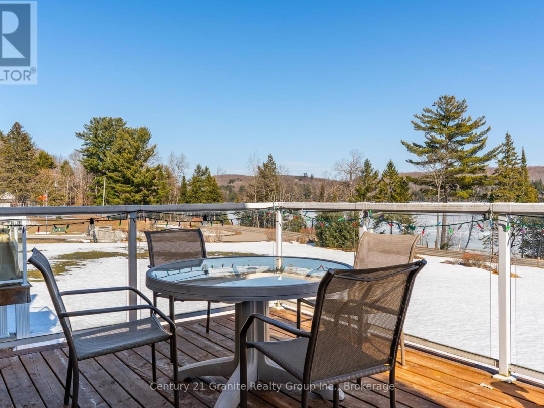17 Webb Circle, Kashagawigamog Lake