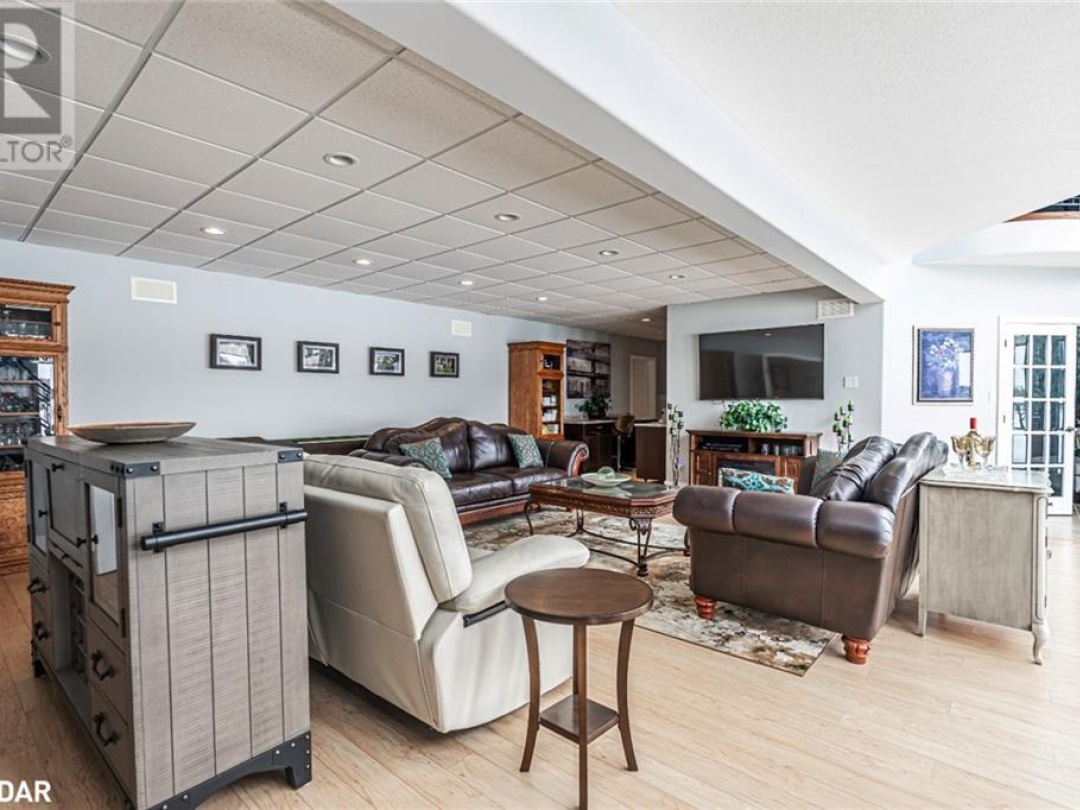 1372 Division Road East, Pond 